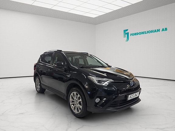 Toyota RAV4 7 of 19