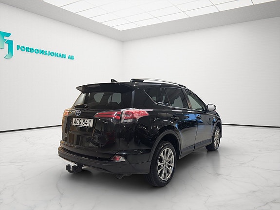 Toyota RAV4 5 of 19
