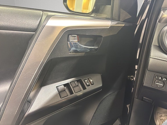 Toyota RAV4 11 of 19