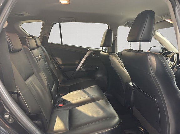 Toyota RAV4 17 of 19