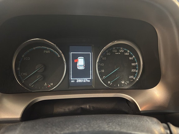 Toyota RAV4 13 of 19
