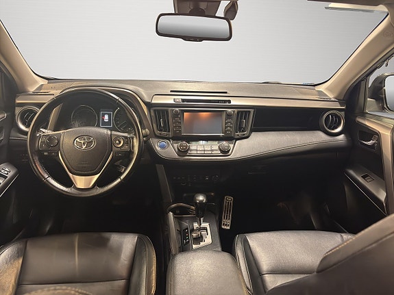 Toyota RAV4 13 of 19
