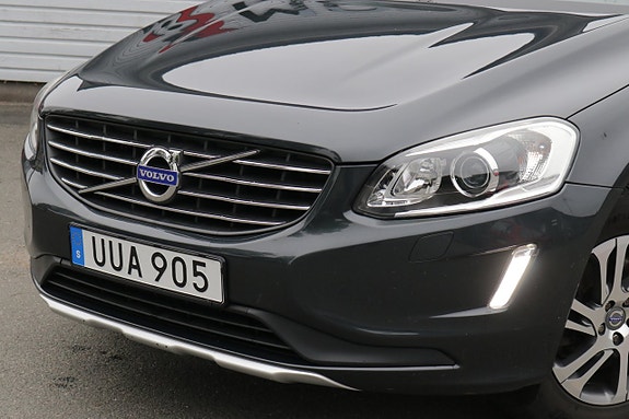 Volvo XC60 3 of 25
