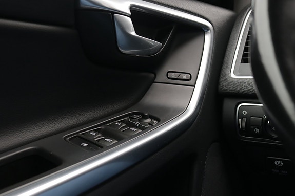 Volvo XC60 15 of 25