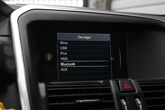 Volvo XC60 13 of 25