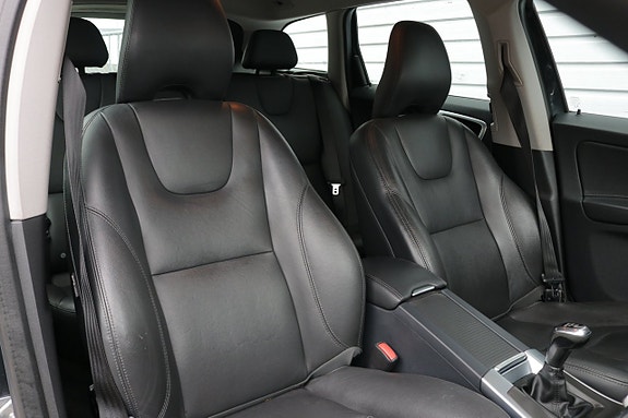 Volvo XC60 23 of 25
