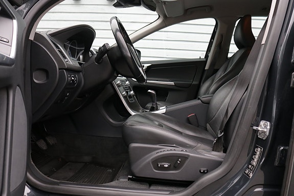 Volvo XC60 8 of 25