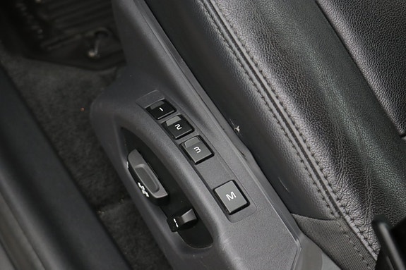 Volvo XC60 11 of 25