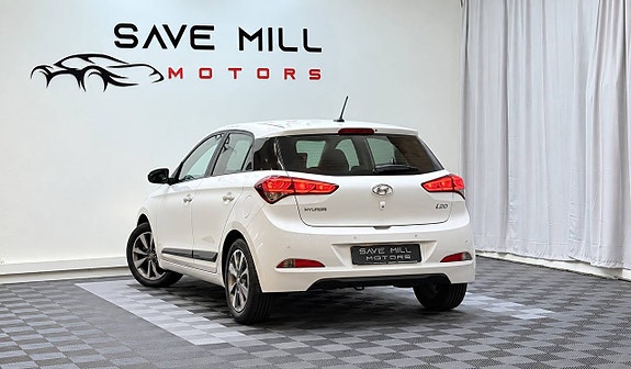 Hyundai i20 4 of 12