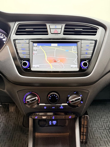 Hyundai i20 9 of 12
