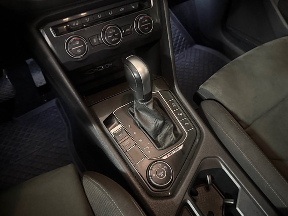 Volkswagen Tiguan 17 of 29