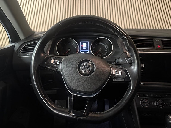 Volkswagen Tiguan 16 of 29