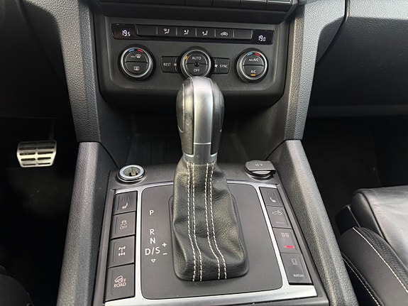 Volkswagen Amarok 25 of 30