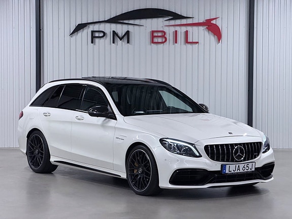 Mercedes-Benz C63 2 of 30