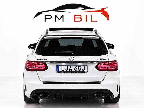 Mercedes-Benz C63 8 of 30