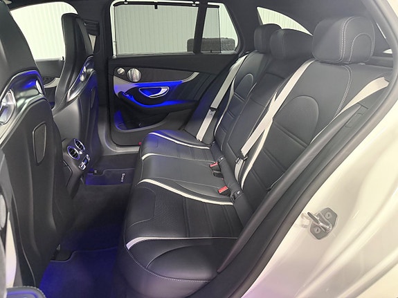 Mercedes-Benz C63 24 of 30