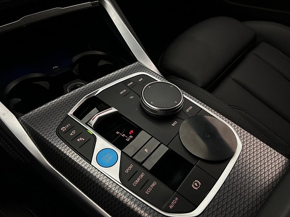 BMW i4 28 of 30