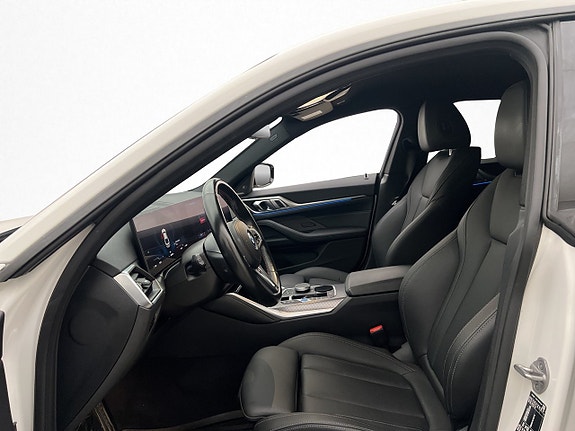 BMW i4 14 of 30