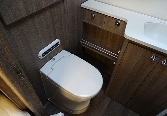 Kabe Travel Master I 910 Imperial Campervan Fiat 2.3 MultiJet /CINDERELLA TOALLET/SOLCELL 28 of 29