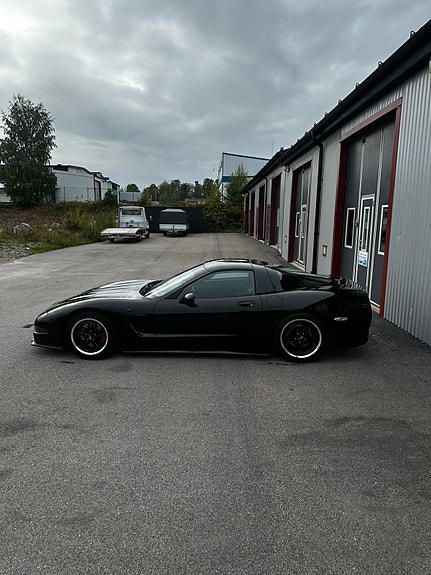 Chevrolet Corvette 2 of 7