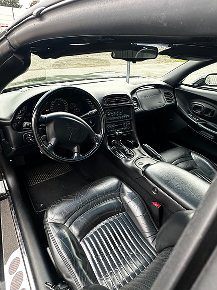 Chevrolet Corvette 6 of 7