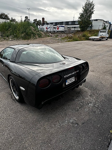Chevrolet Corvette 5 of 7