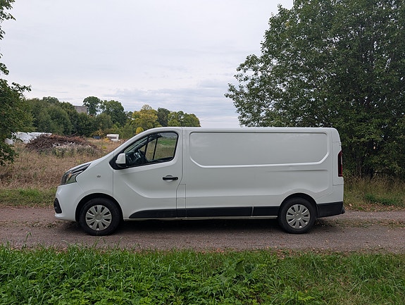 Renault Trafic 2 of 6