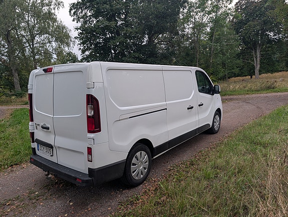 Renault Trafic 4 of 6