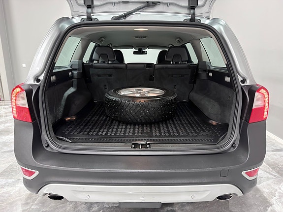Volvo XC70 25 of 25