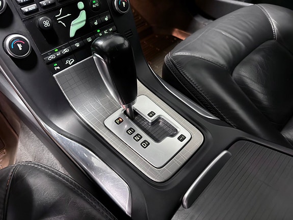 Volvo XC70 17 of 25