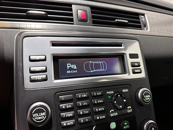 Volvo XC70 16 of 25