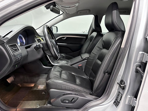 Volvo XC70 12 of 25