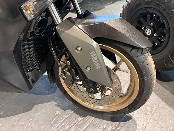 Yamaha XMAX 300 Tech Max 7 of 7