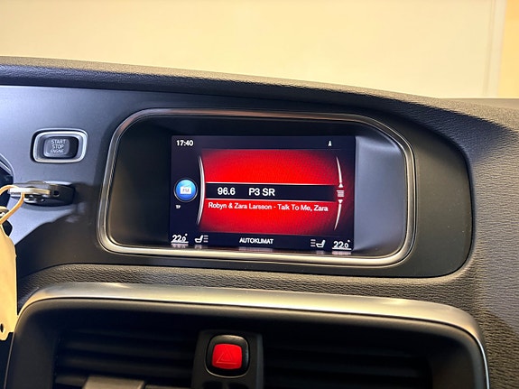 Volvo V40 Cross Country 12 of 21