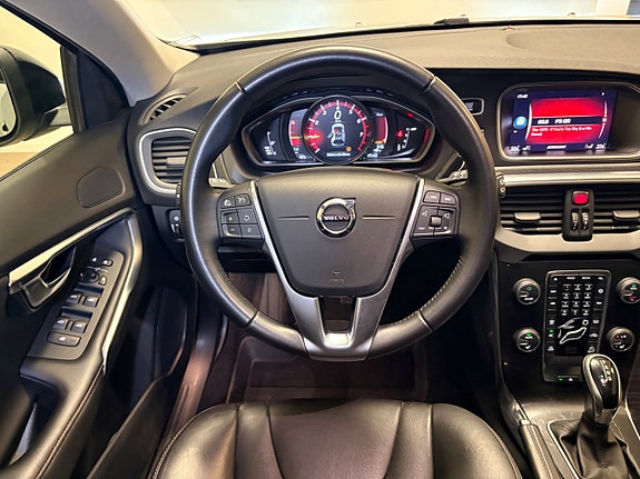 Volvo V40 Cross Country 7 of 21