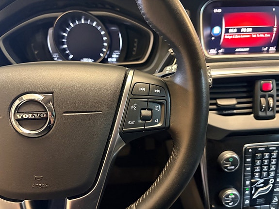 Volvo V40 Cross Country 9 of 21