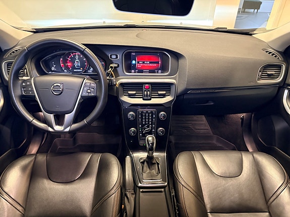 Volvo V40 Cross Country 6 of 21