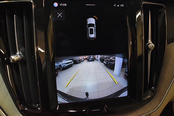 Volvo XC60 15 of 25