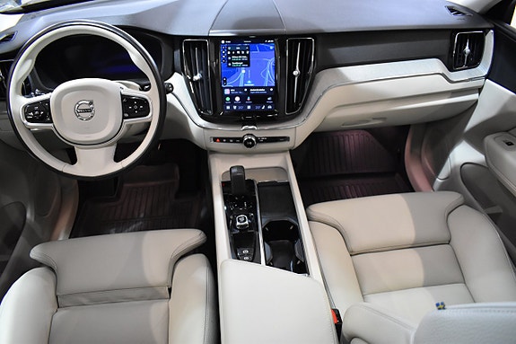 Volvo XC60 8 of 25