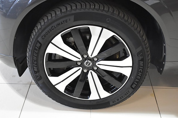 Volvo XC60 25 of 25