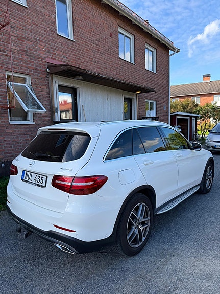 Mercedes-Benz GLC220 d 2 of 9