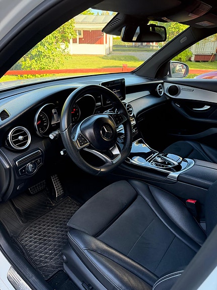 Mercedes-Benz GLC220 d 7 of 9