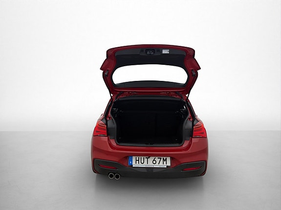 BMW 120i 10 of 28