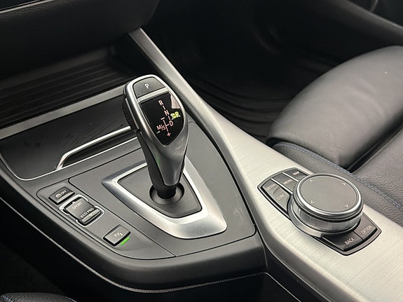 BMW 120i 23 of 28