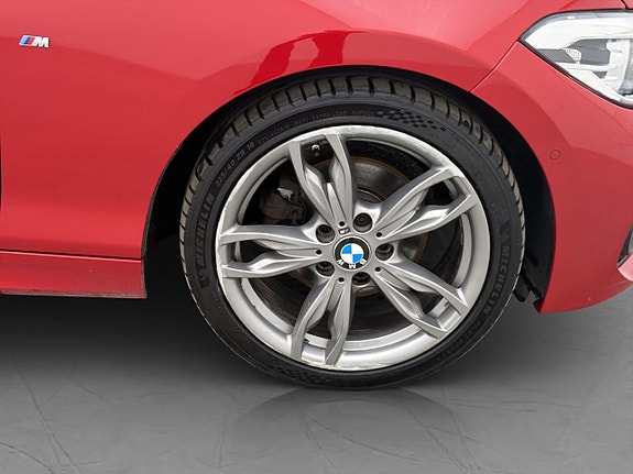 BMW 120i 25 of 28