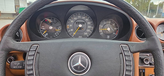 Mercedes-Benz SL350 22 of 28