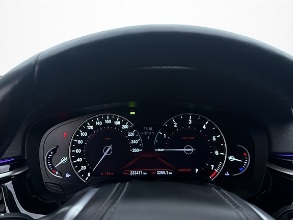 BMW 540i 18 of 30