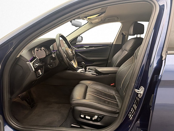 BMW 540i 14 of 30