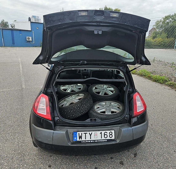 Renault Megane II 4 of 5