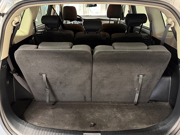 Kia Carens 13 of 15